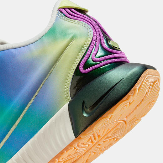 Nike LeBron XXI SE (GS) 大童篮球童鞋 FN4305 商品图7