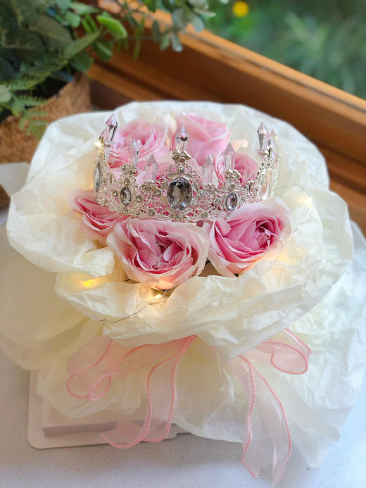 皇冠鲜花奶油蛋糕 鲜花都不一样的 下单前请仔细阅读商品详情 商品图0