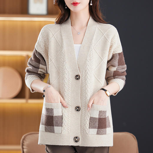CC 17-8372妈妈毛衣外套宽松上衣粗毛线加厚针织开衫 商品图1
