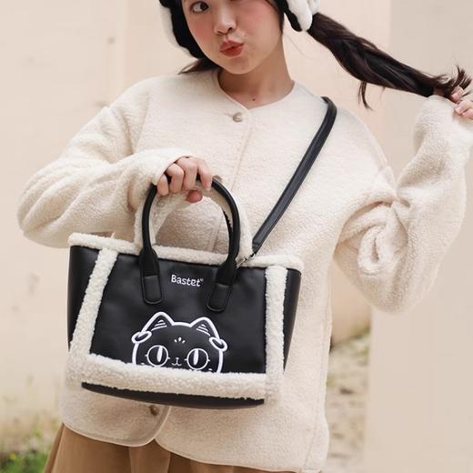 大英博物馆 盖亚·安德森猫和她的朋友们系列 羊羔毛拼色休闲手提斜挎包 商品图3