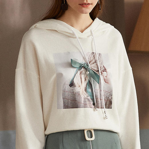 欧芮儿2018秋装新款宽松图案印花长袖连帽白色卫衣女 商品图2