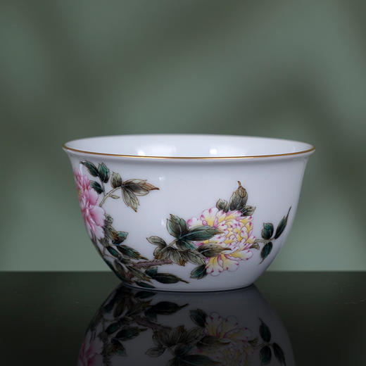 粉彩描金牡丹花卉纹卧足杯 商品图1