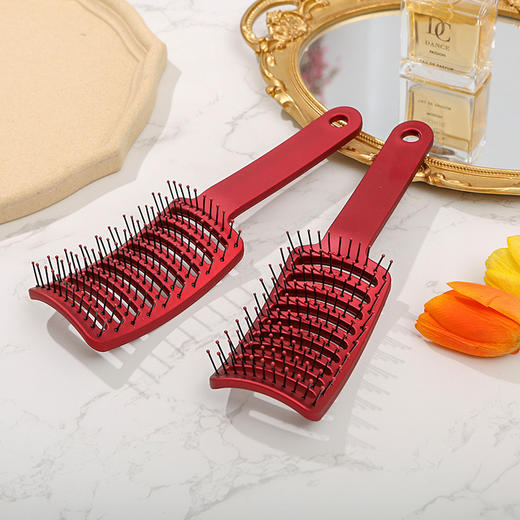 【家居百货】🔥中国红🇨🇳蓬松按摩排骨梳！💰9.9搞定高颅顶！  一把梳子这么大的魔力 ！ 商品图7