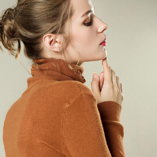 高领紧身长袖短款针织，堆堆领修身内搭打底衫配大衣QH-1902 商品图3