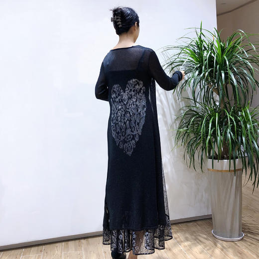 1E7311--黑色、白色针织衫--《智慧之光--波斯艺术》 商品图3