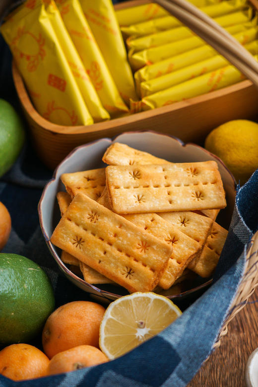 肉松小贝饼干版！【蟹黄肉松双层脆】又薄又脆还有夹心！蟹黄肉松≥8.5% 真材实料看得见！ 商品图3