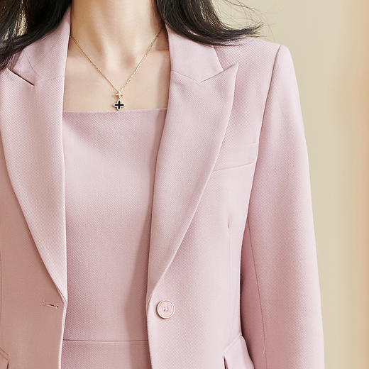米思阳2026春季新款温柔气质粉色西装修身一粒扣长袖外套女士3331 商品图4