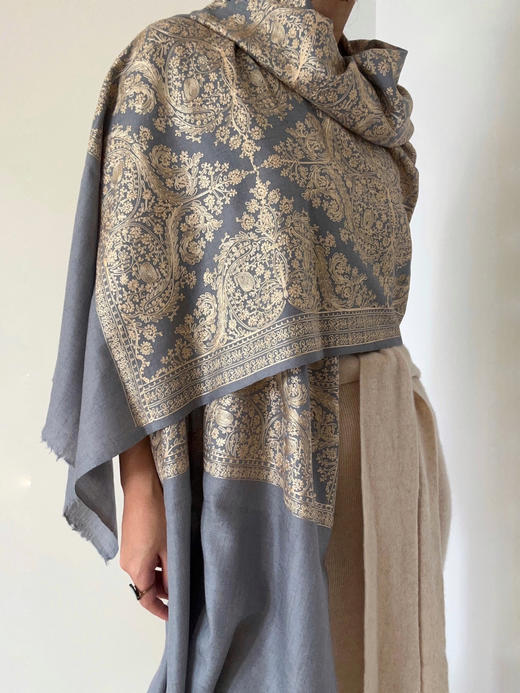CG｜Pakistani Embroidered Scarf [真丝羊毛刺绣披肩围巾 驼底金绣 / 黑底金绣 / 灰底金绣] 商品图4