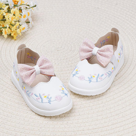 【华美汉服鞋！精致绣花工艺】女童绣花鞋秋季新款，中童汉服鞋蝴蝶结小皮鞋，花丝绣锦，小皮革舒适，彰显女童鲜活娇美，散发着时尚与可爱的魅力 hh 商品图2