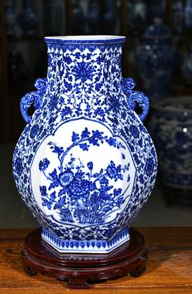 青花开窗花鸟六方镶器