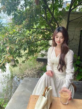 今天穿它参加聚会，一整个惊艳四座！