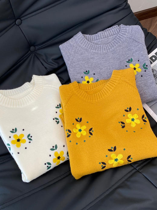 刺绣花朵毛衣 商品图5