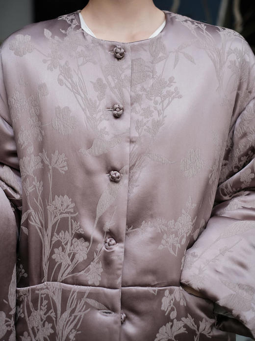 盛唐牡丹 |丁香褐真丝提花夹棉棉服(配围巾) 商品图2