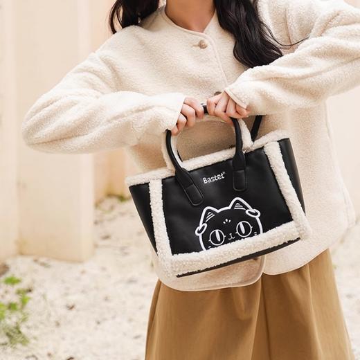 大英博物馆 盖亚·安德森猫和她的朋友们系列 羊羔毛拼色休闲手提斜挎包 商品图2