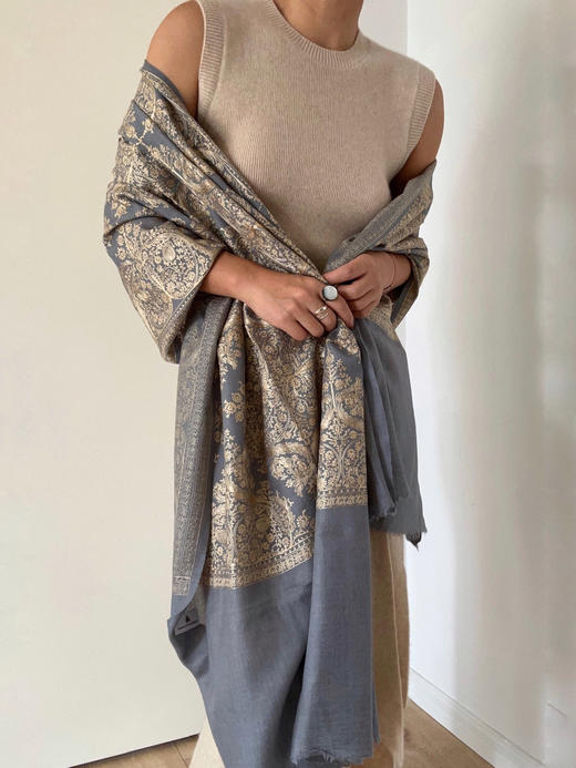 CG｜Pakistani Embroidered Scarf [真丝羊毛刺绣披肩围巾 驼底金绣 / 黑底金绣 / 灰底金绣] 商品图6