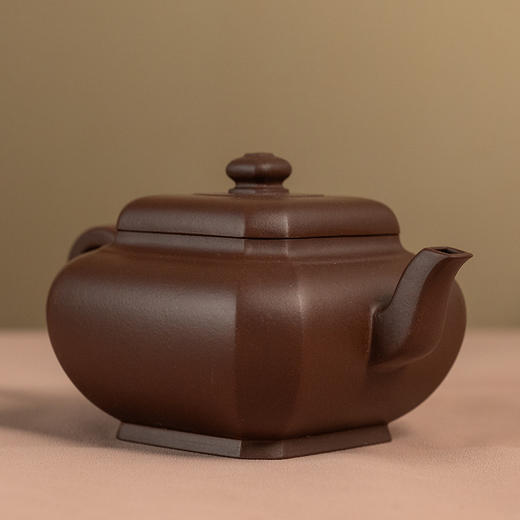 《抽角四方壶》 王长春 助理工艺美术师、优秀中青年陶艺家、工艺美术家协会、省陶瓷艺术委员会会员 商品图1