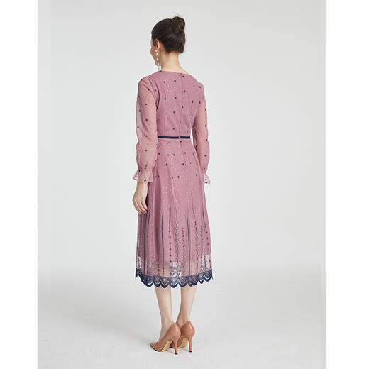 司歌刺绣连衣裙圆领网纱长袖弹力修身A881268 商品图3