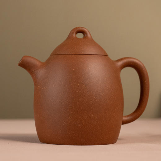 《秦权壶》 周品鑫   正高级工艺美术师（研究员级高级工艺美术师）、实力派中青年陶艺家、省工艺美术学会陶艺专业委员会会员、紫砂行业协会会员 商品图0