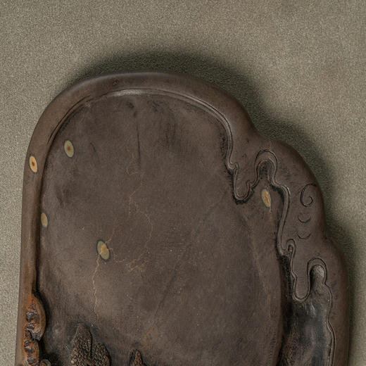 清 山水苍松带眼端砚 商品图3