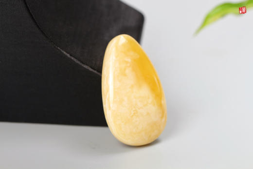 【知意】蜜蜡水滴形吊坠 商品图1