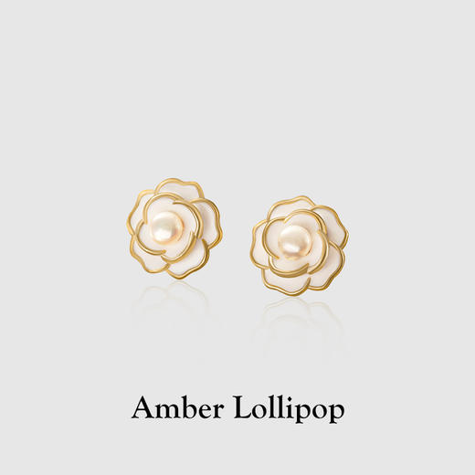 【惊喜饰品丨APT Amber Lollipop珠宝系列珍珠耳钉/胸针】匠心工艺打造，边缘优美线条贯穿于整个系列，结合温润珍珠，呈现出美丽与高贵的迷人情愫 商品图5