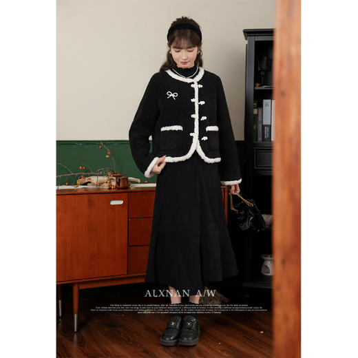 鹿向南《黑巧慕斯》小香风高级感短外套女2023秋冬今年流行外套LXN32388 商品图3