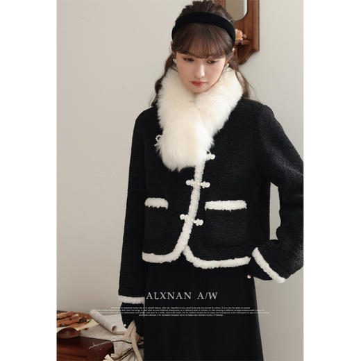 鹿向南《黑巧慕斯》小香风高级感短外套女2023秋冬今年流行外套LXN32388 商品图0