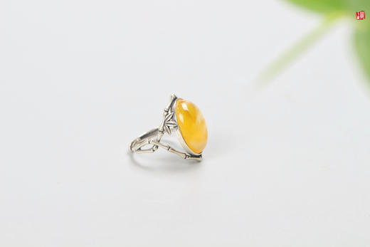 蜜蜡白花蜜戒指【望舒】，925银镶 商品图1