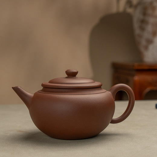 《云肩壶》 凌萍 2012年评为助理工艺美术师、工艺美术学会评授工艺美术师、优秀青年陶艺家、省陶瓷行业协会、工艺美术学会会员 商品图0