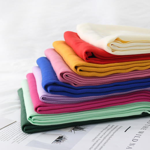 「数色可选！纯色围巾」秋冬纯色围巾女红色年会刺绣200g保暖披肩围脖配饰 商品图1