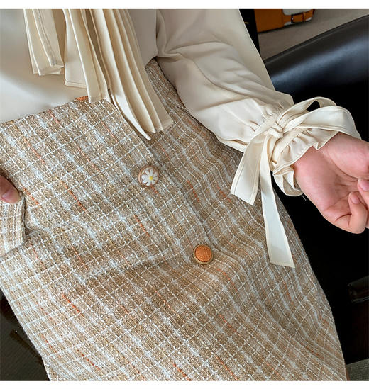 OLrain欧芮儿2020年秋杏色半身裙 商品图3