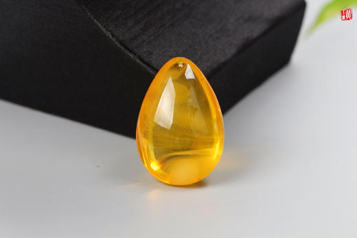 【仟仟】蜜蜡水滴形吊坠 商品图3