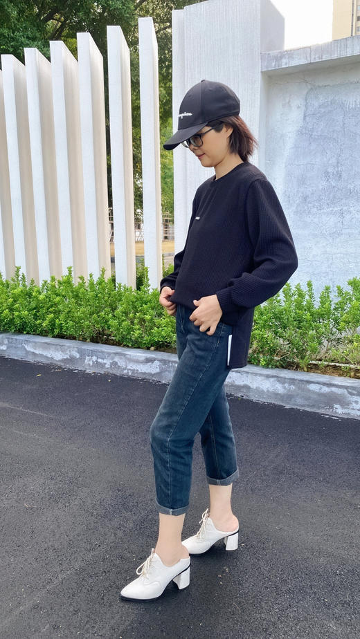 C6337        时尚个性宽松休闲气质减龄百搭卫衣（特价不退换） 商品图1