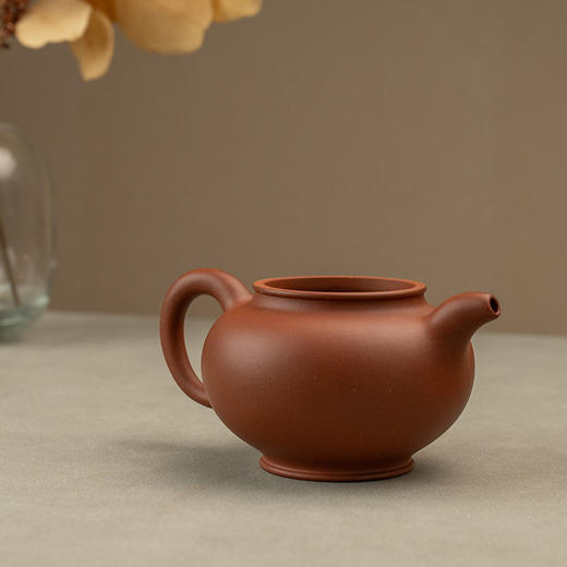 《掇只壶》 鲁新华  正高级工艺美术师（研究员级高级工艺美术师）、省工艺美术学会会员、宜兴紫砂界有影响力中青年紫砂艺术家 商品图3