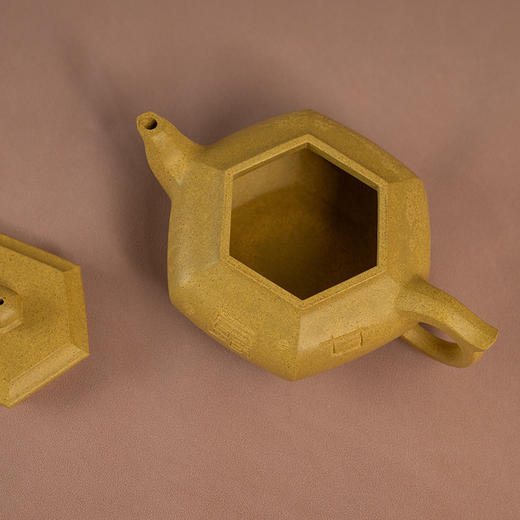 花鸟纹开窗盖《大彬六方壶》陈顺根高级工艺美术师、资深紫砂艺术名家工艺美术学会会员 商品图3