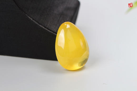 【芳华】蜜蜡水滴形吊坠 商品图1