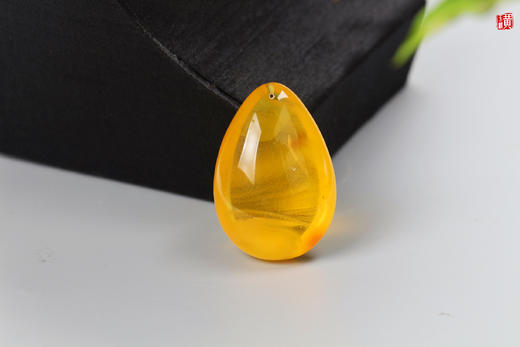 【仟仟】蜜蜡水滴形吊坠 商品图2