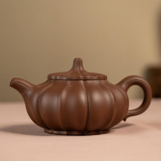 《福菱壶》 邵俊芬   正高级工艺美术师（研究员级高级工艺美术师）、正高级乡村振兴技艺师、著名中青年女陶艺家 商品图0