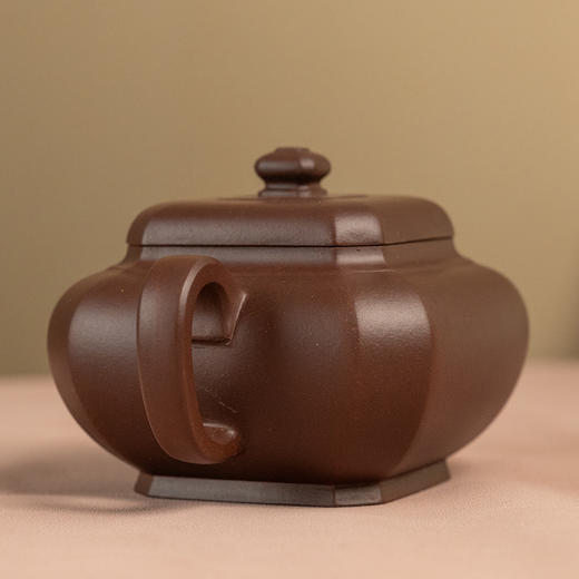 《抽角四方壶》 王长春 助理工艺美术师、优秀中青年陶艺家、工艺美术家协会、省陶瓷艺术委员会会员 商品图2