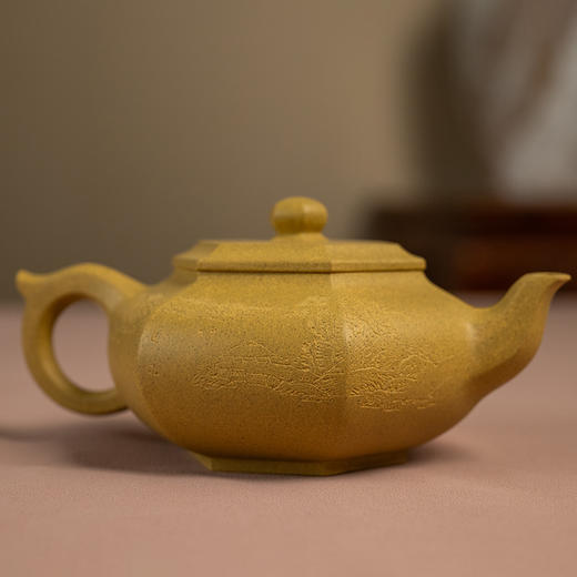 花鸟纹开窗盖《大彬六方壶》陈顺根高级工艺美术师、资深紫砂艺术名家工艺美术学会会员 商品图1