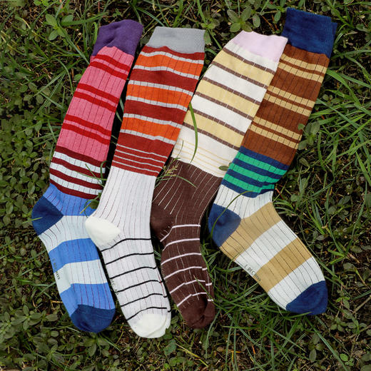 【领券下单，68元/2双】【瑜伽裤伴侣】时髦穿搭单品-中筒条纹长袜 商品图0