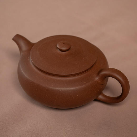 《玉璧壶》 殷步荣   当代宜兴一线实力派陶手、宜兴紫砂工艺厂资深紫砂制壶辅导老师、著名紫砂艺术家 商品图4