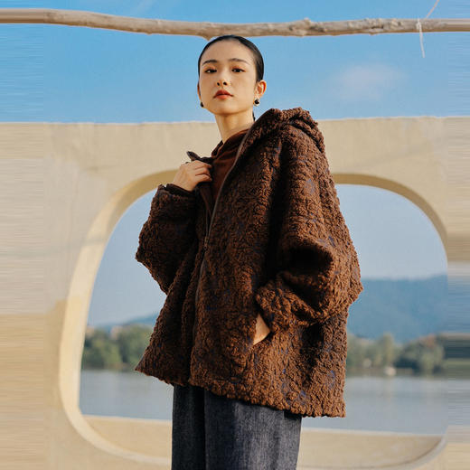 绽放784朵/2023秋冬高端撞色刺绣花卉开襟连帽宽松文艺休闲外套 商品图2