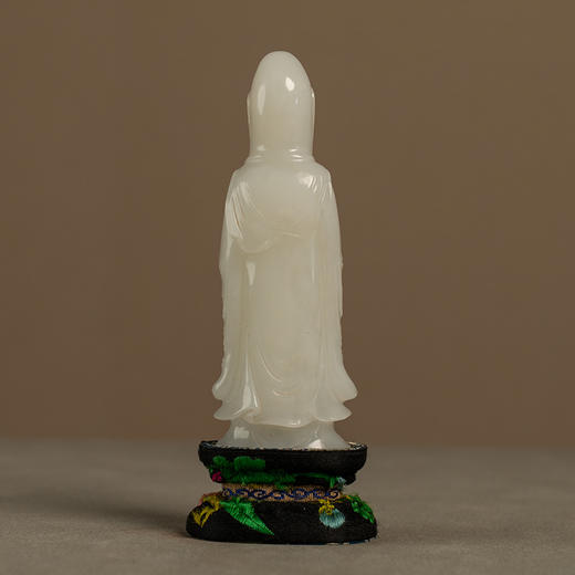 清 玉雕观音像 商品图1