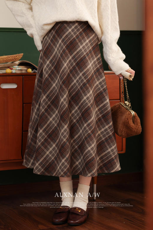 鹿向南《时光恋人》格纹复古风半身裙女2025秋冬中长款显瘦A字裙 商品图4