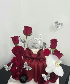 黑巢-黑巢- 富贵高冷系鲜花蛋糕生日蛋糕