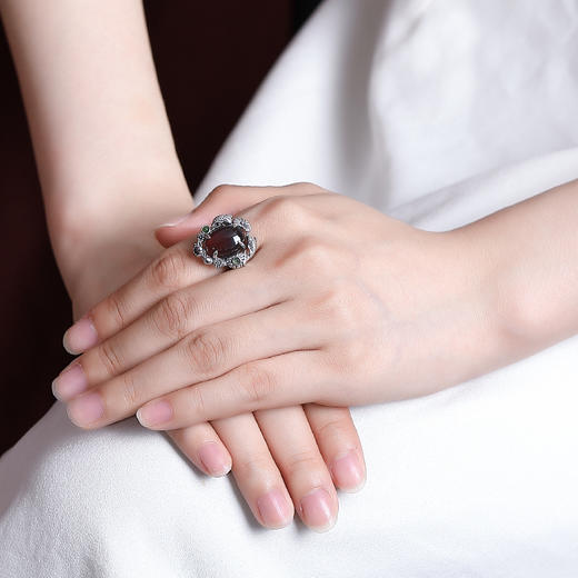 【锦鲤莲花】S925银血珀蛋面戒指【CW-JZ06090】 商品图3