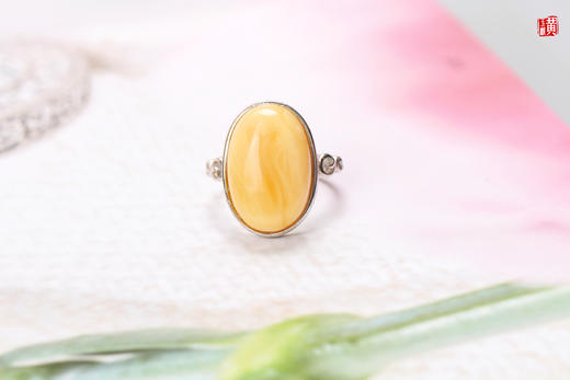 蜜蜡白花蜜戒指【弦月】，925银镶 商品图0