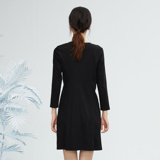 VIVIAN LIU薇薇安刘R2347409秋女装新款前片拼黑白格针织连衣裙 商品图1