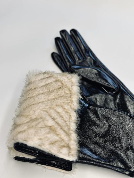 【杏奶华夫】短绒压纹环保皮草拼接PU皮质翻边手套23ZB07B 商品图0
